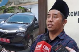 Baca juga : Viral Mobil Dinas KPU Surabaya di Jombang Saat Lebaran, Komisioner Subairi Minta Maaf