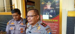 Baca juga : Eks Napi Narkoba Diduga Terlibat Pembunuhan Sadis di Jalan Pragoto Simolawang, Pelaku Masih Diburu Polisi.