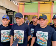 KOMPAK Bagikan 1.000 Paket Daging Kurban, Gunakan Besek dan Daun Jati Demi Kurangi Sampah Plastik