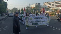 Seribu Siswa Ta’miriyah Surabaya Meriahkan Tahun Baru Islam 1448 Hijriah Lewat Pawai Ta’aruf