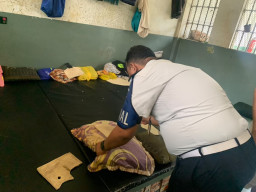 Rutan Kelas I Surabaya Gencarkan Razia Blok Hunian, Antisipasi Peredaran HP Ilegal dan Narkoba