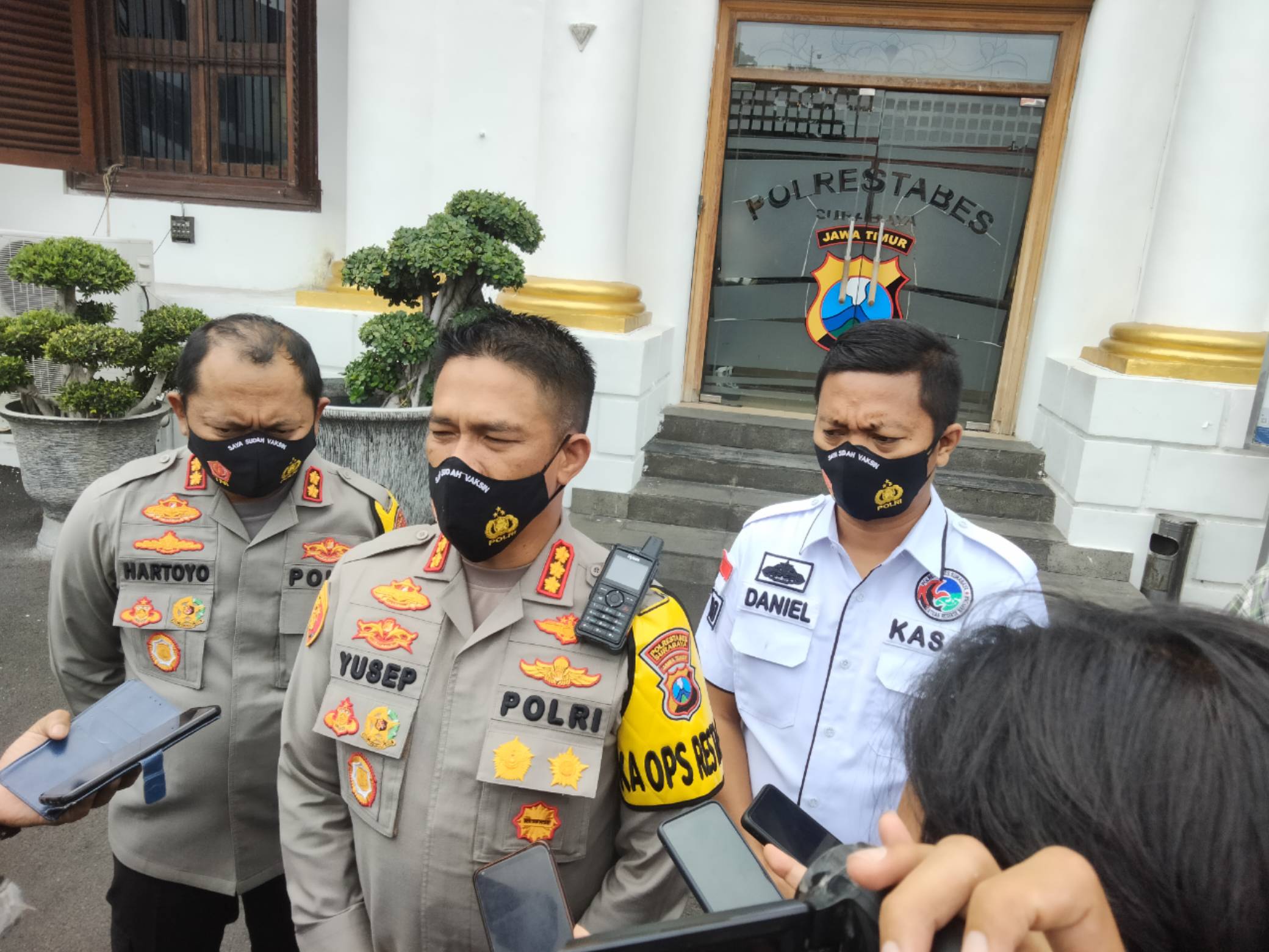 (*) Foto : Kombes Yusep Kapolrestabes Surabaya, Wakapolrestabes dan Kasat Narkoba.