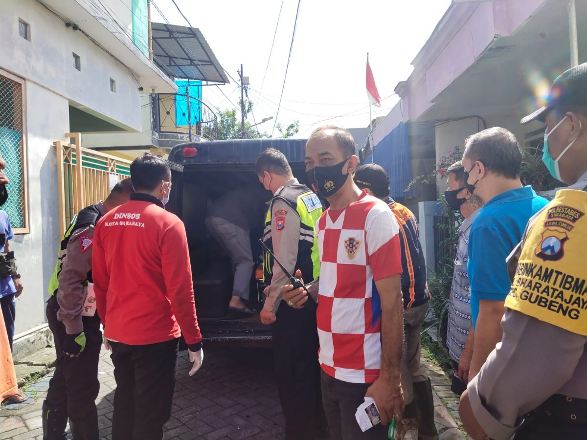 Petugas dilokasi bunuh diri