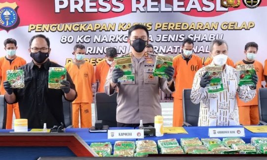 Kapolda Riau Irjen Iqbal pamerkan Barang Bukti 