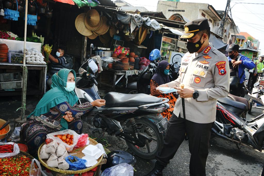 Kapolrestabes Surabaya sobo pasar