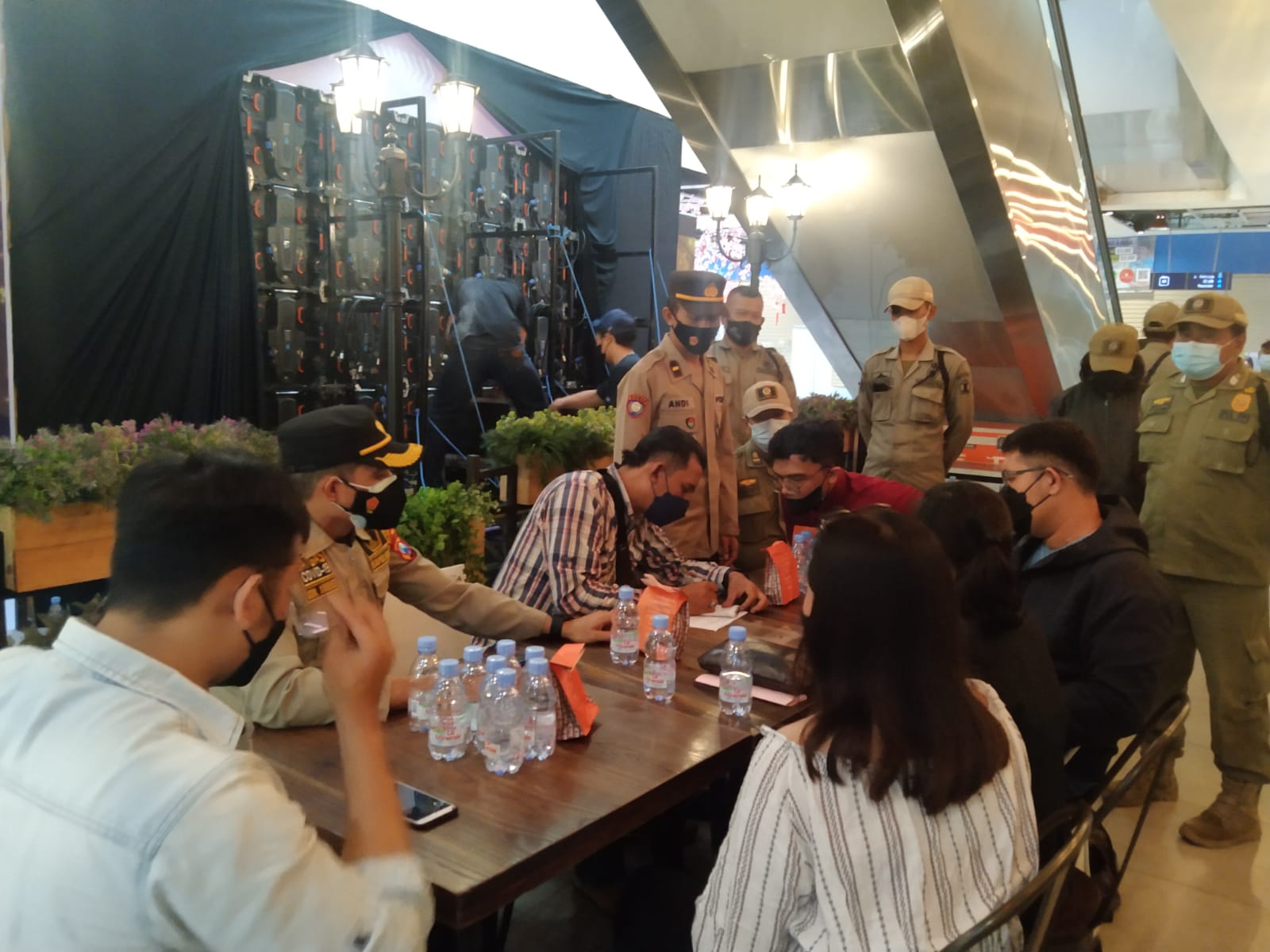 Pembubaran ajang lomba di Mall Matos Malang