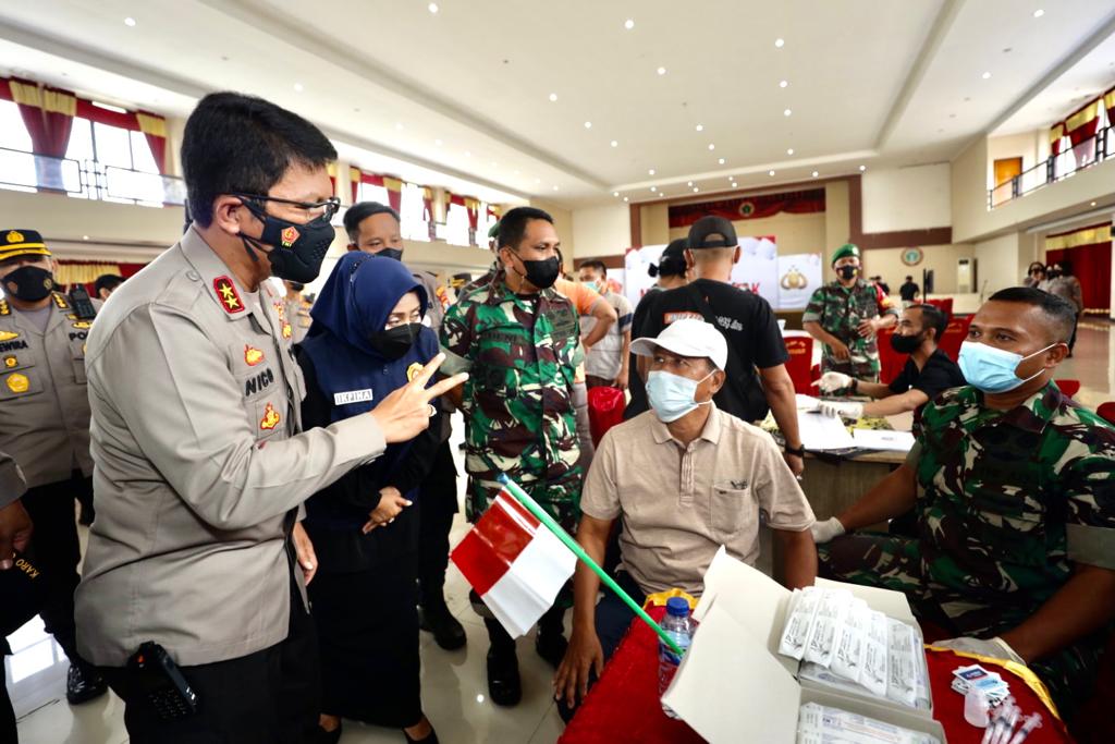 Kapolda Jatim cek Vaksinasi di Mojokerto