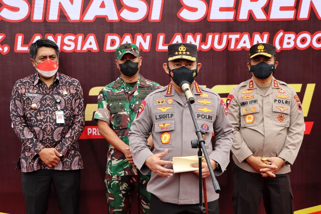 Kapolri cek Vaksin di Borobudur