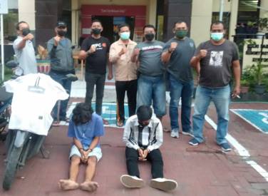 Dua maling motor yang diamankan Polsek Tambaksari 
