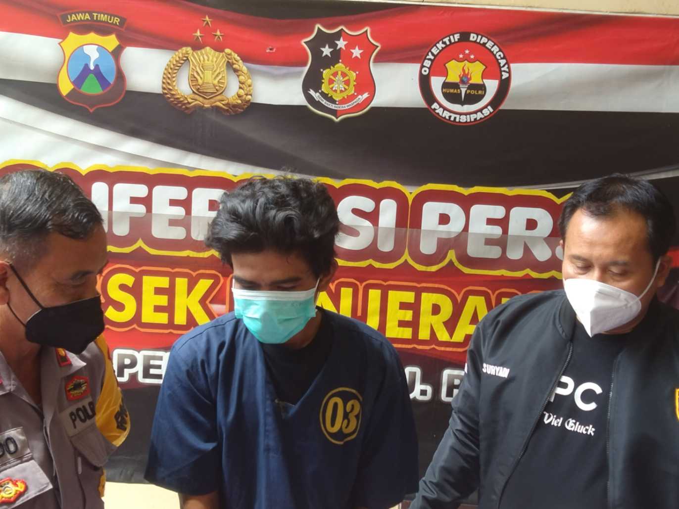 Pelaku carok diapit Kapolsek dan Kanit Kenjeran