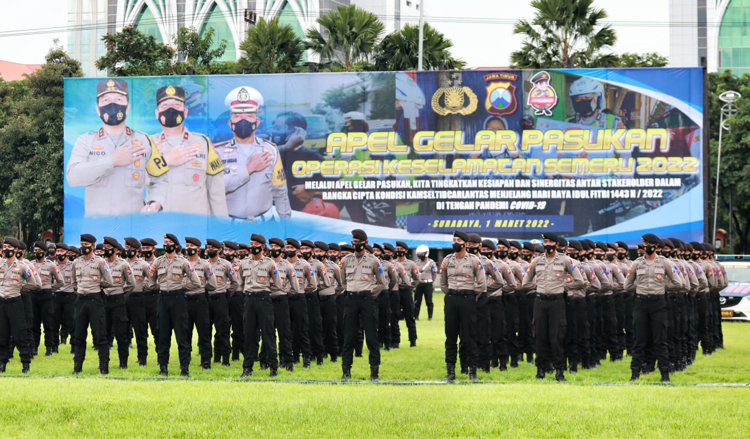 Gelar Pasukan Operasi Keselamatan Semeru 2022 Polda Jatim. 