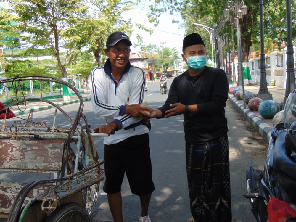 IWO Pamekasan berbagi kasih