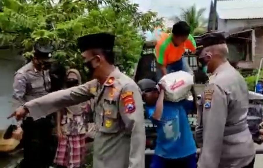Bantuan untuk mbah Karmaen