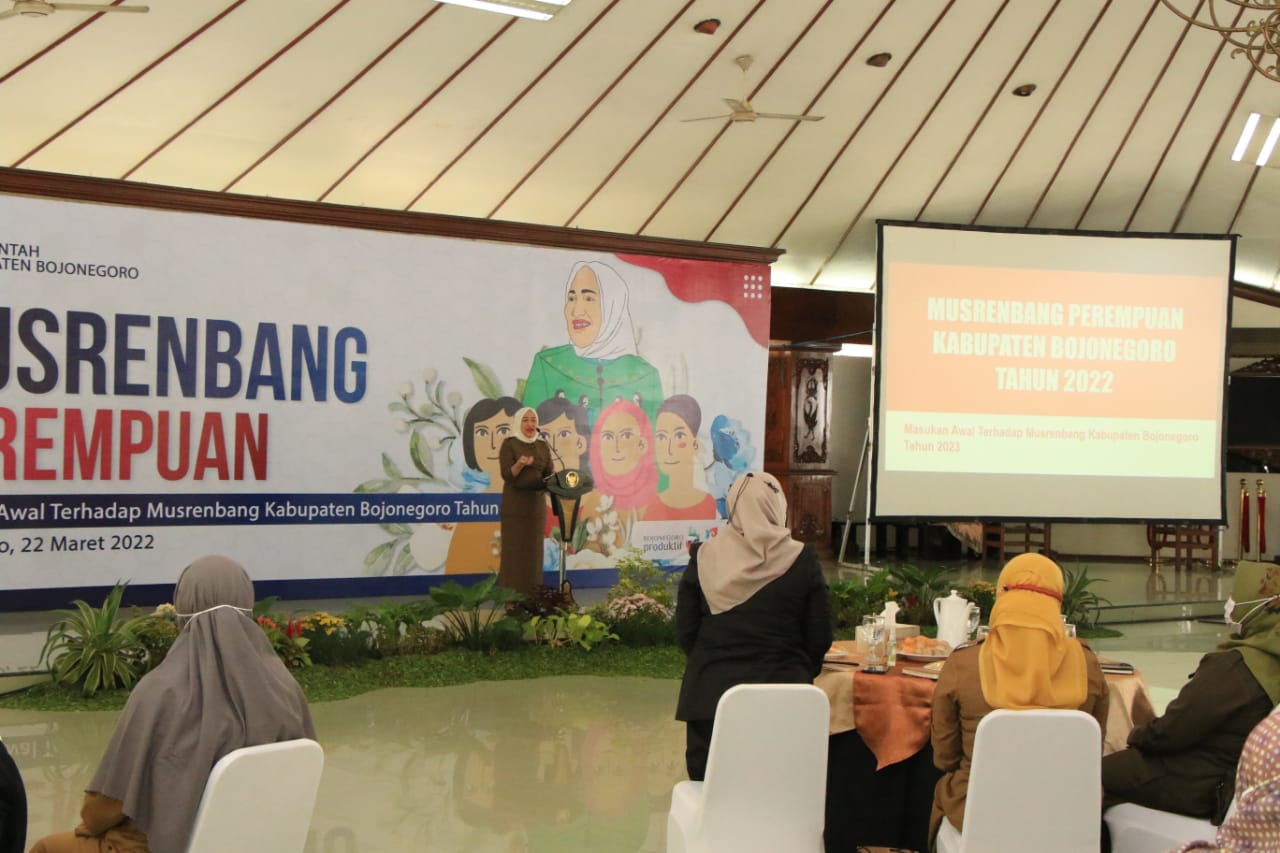 Musrenbang) Perempuan di Pendopo Malowopati,