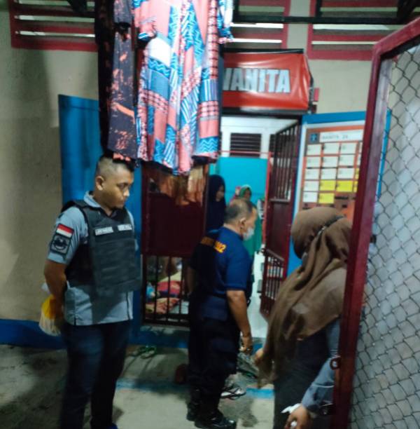 Razia kamar Lapas Pamekasan