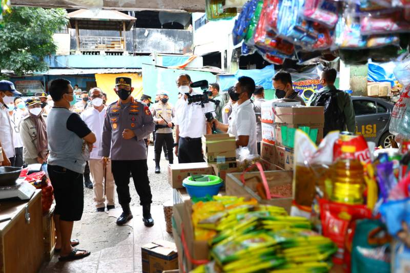 Kapolri tinjau pasar Minggu