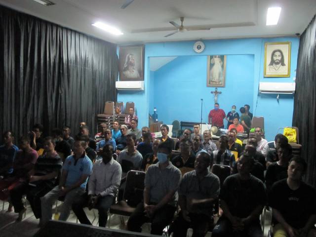 Ibadah Kebaktian Tri Hari Suci di Rutan Surabaya