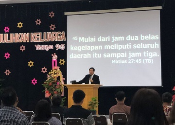Jumat agung di Bojonegoro 
