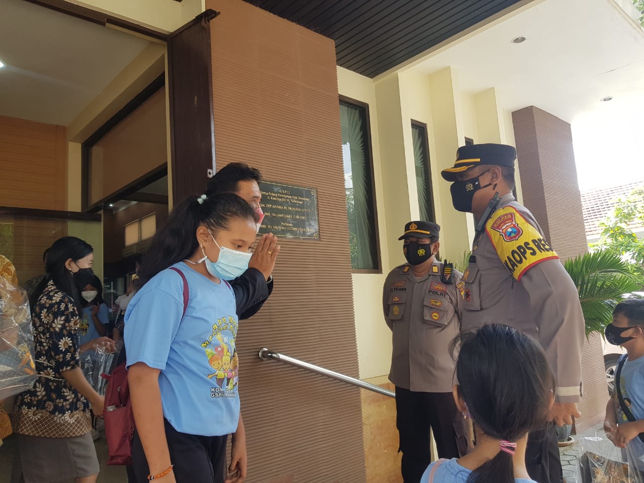 Pengecekan gereja oleh Kapolres Pamekasan