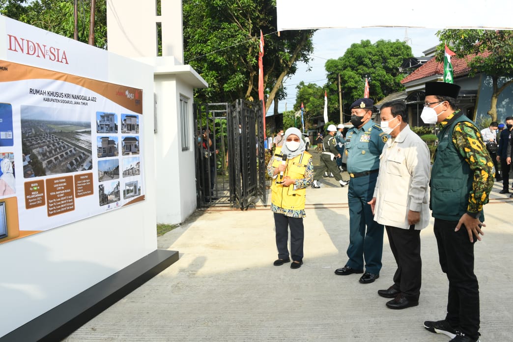 Mentri Pertahanan Indonesia Prabowo Subianto resmi menyerahkan kunci rumah