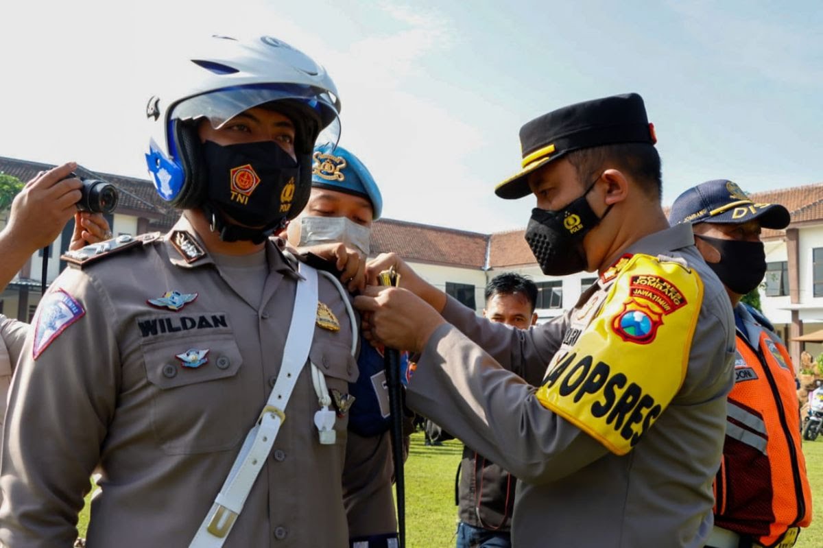 Petugas gabungan Polres Jombang