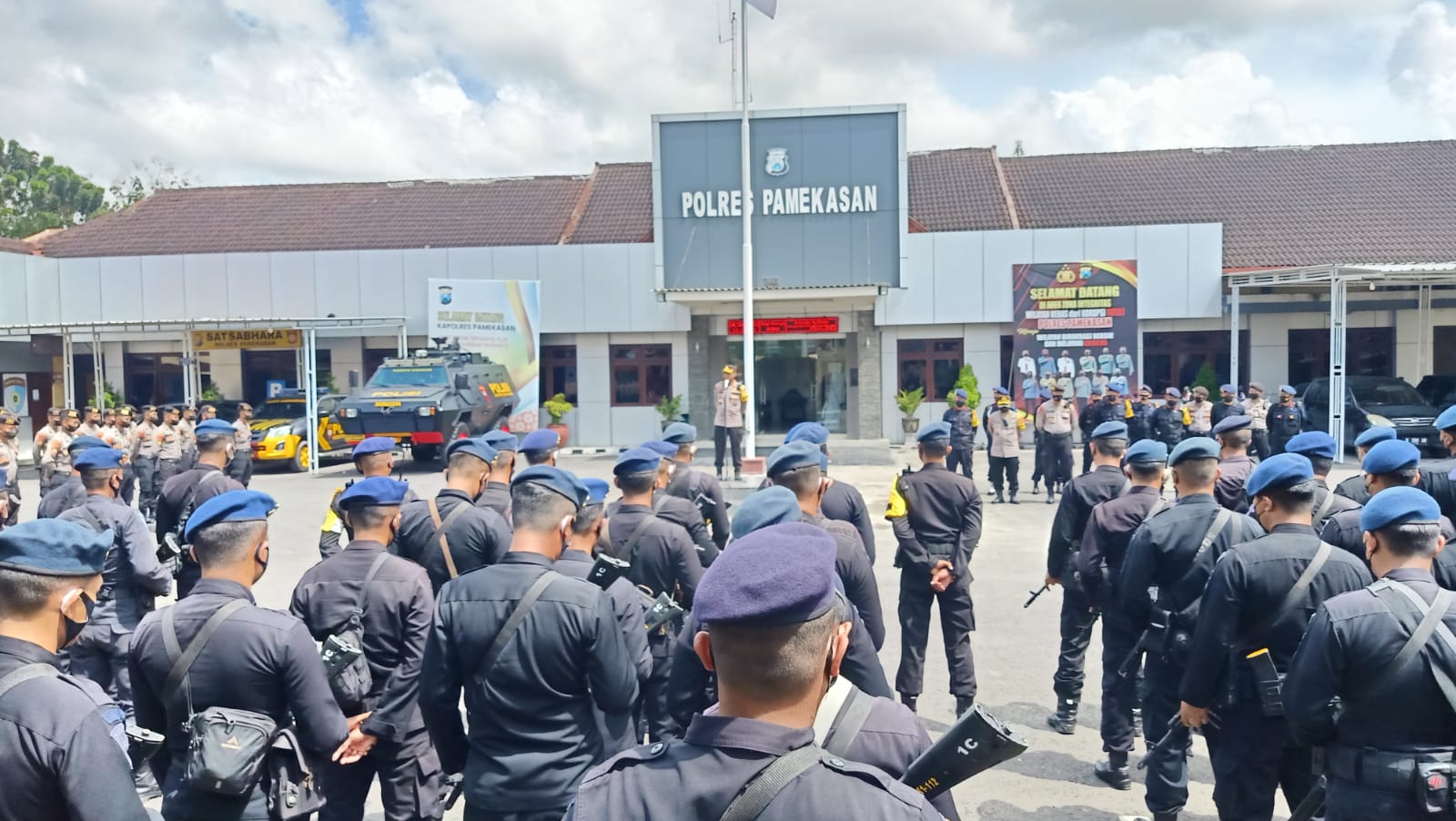 Kapolres Pamekasan AKBP Roqib Triyanto pimpin apel konsolidasi