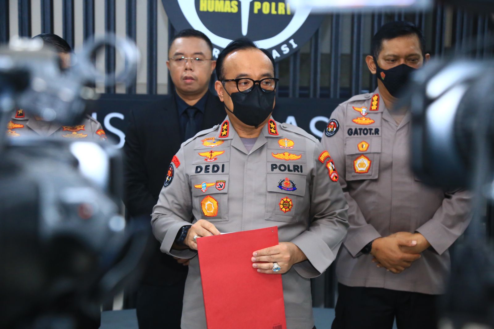 Polri masuk tiga besar lembaga yang dipercanya publik