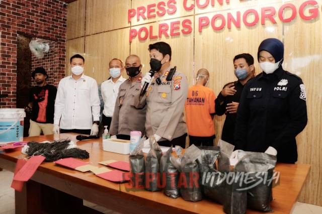 Kapolres Ponorogo pamerkan barang bukti