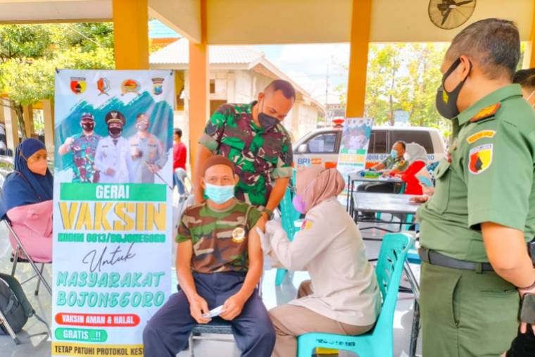 Mobil vaksin Kodim Bojonegoro 