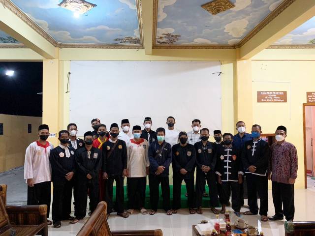 Kapolres Madiun cangkrukan dengan perguruan silat