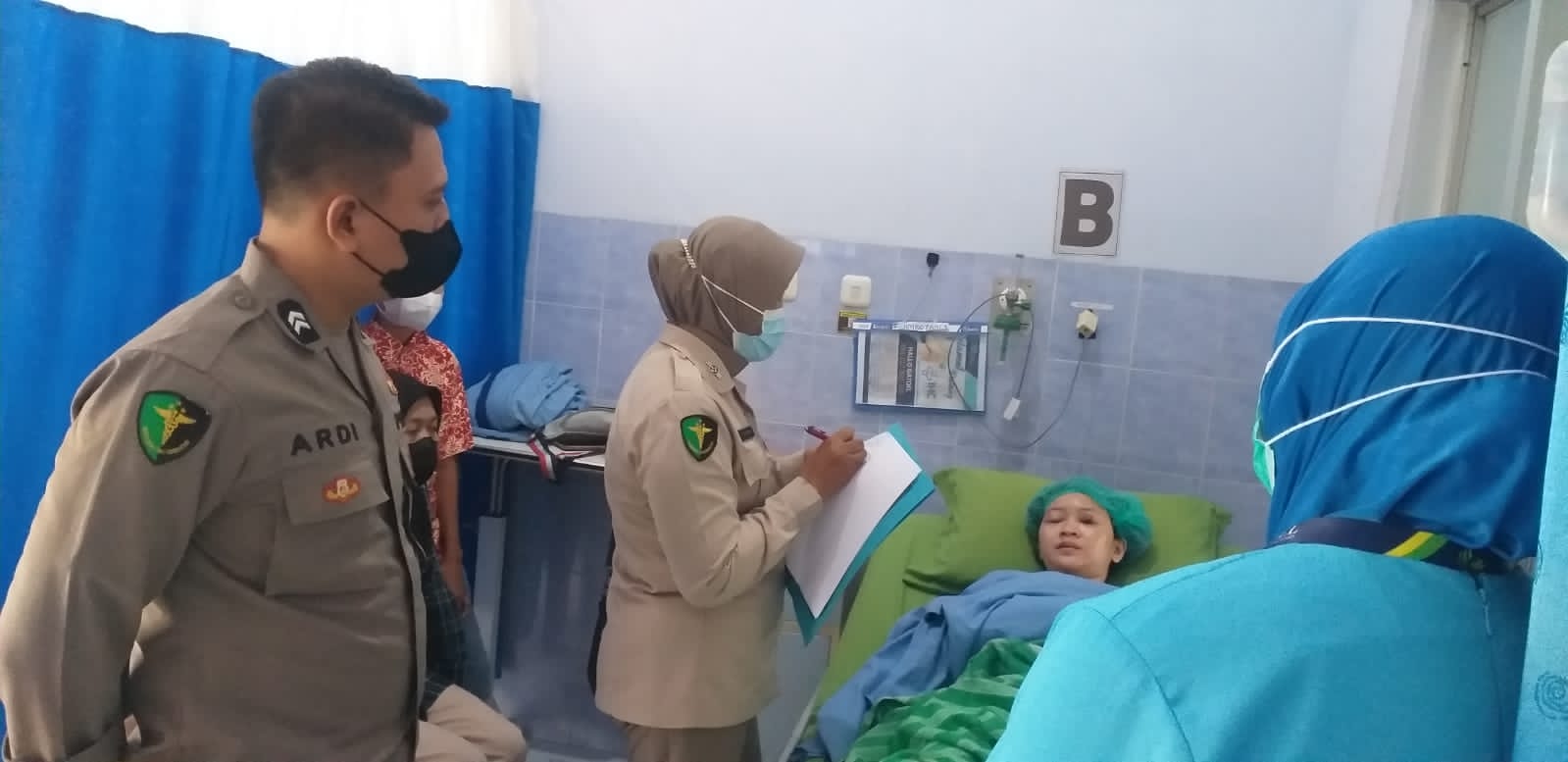 Kapolresta Mojokerto saat jenguk korban