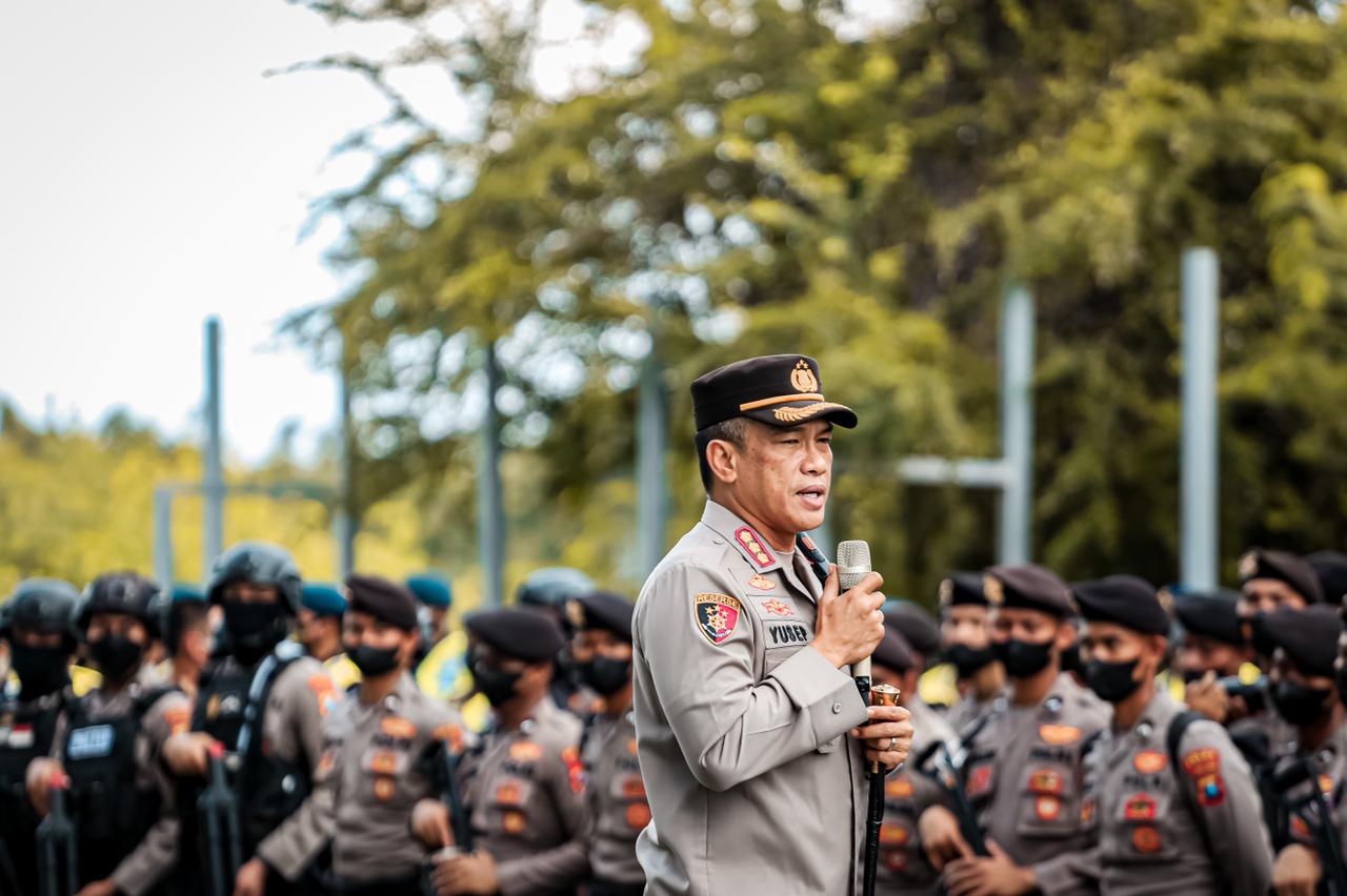 Kapolrestabes Surabaya Kombespol Yusep saat gelar pasukan