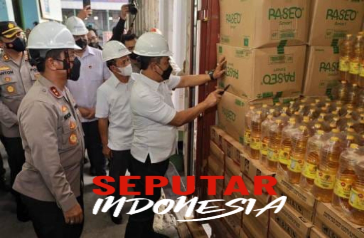 Bareskrim Polri bersama dengan Polda Jatim gagalkan penyelundupan delapan konteiner muat minyak goreng