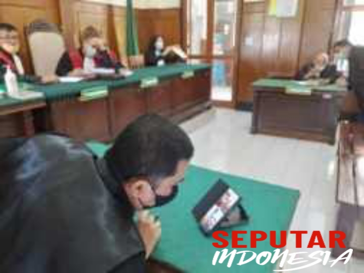 Sidang terdakwa penjual obat covid