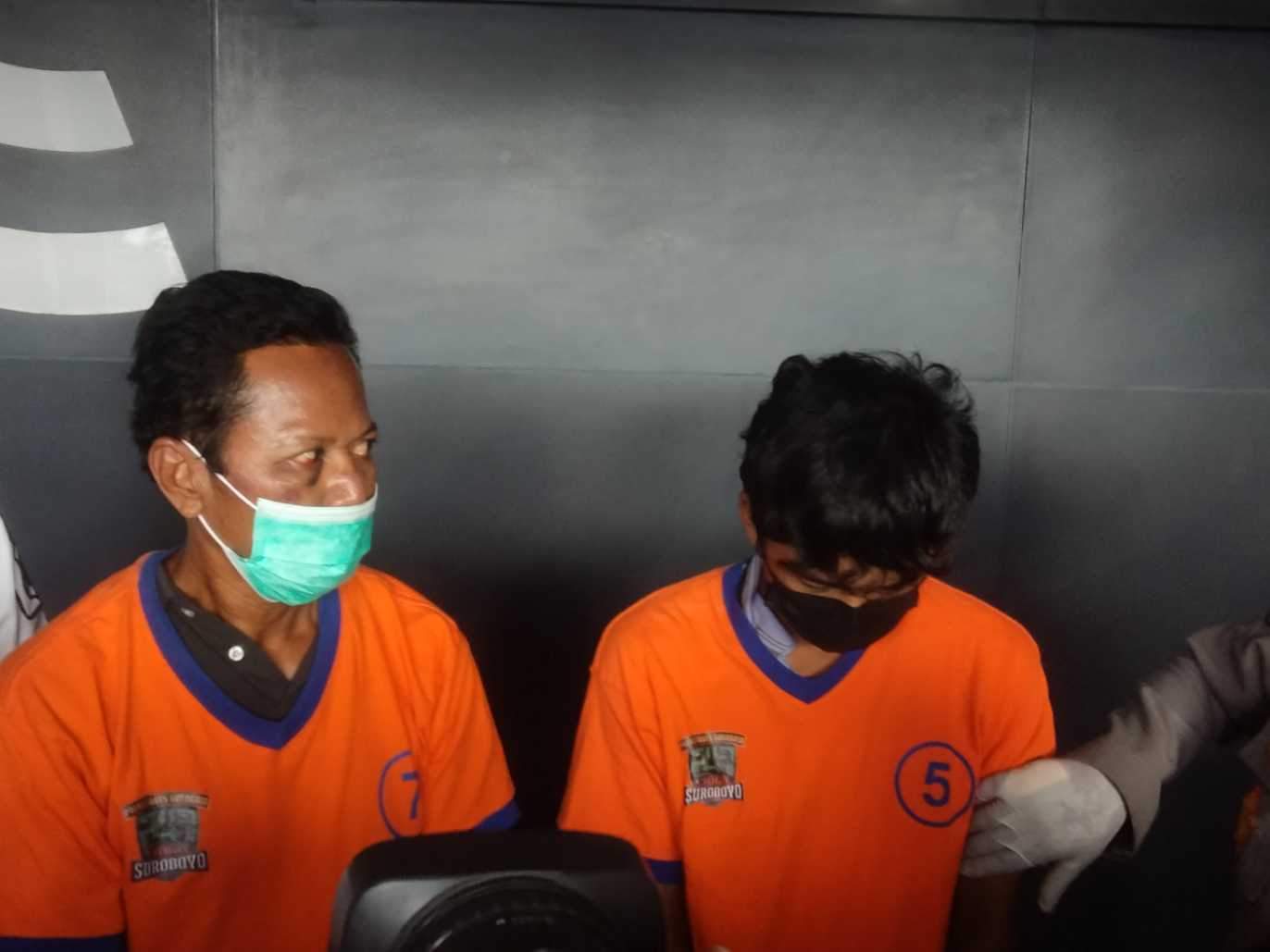 Dua pelaku begal yang diamankan polisi Surabaya