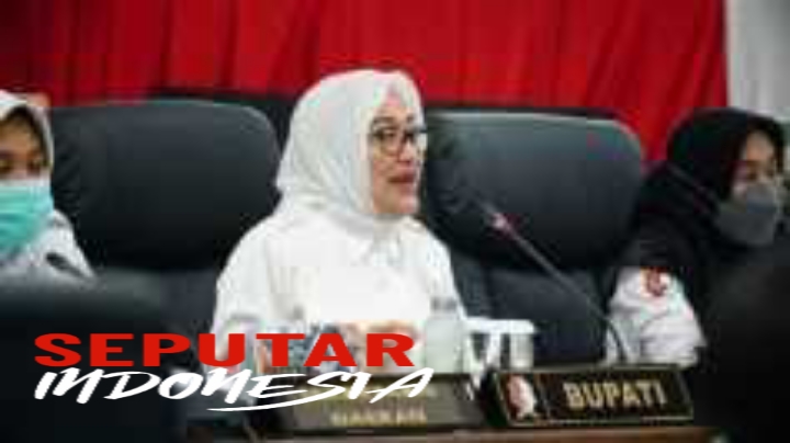 Bupati Anna Bajonegoro