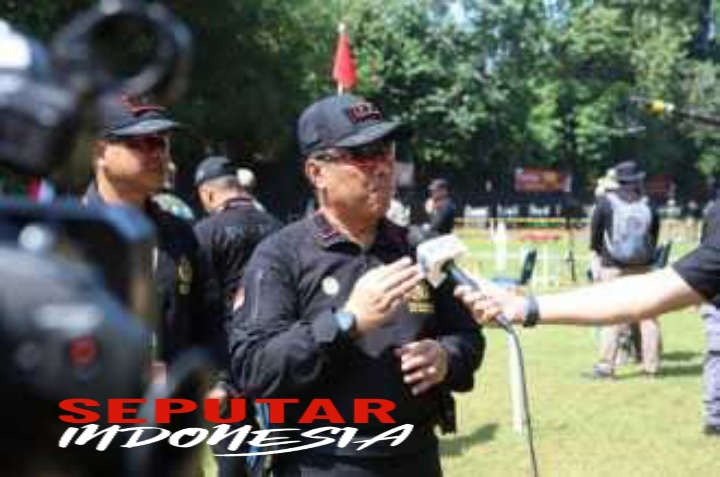 Dalam rangka Bhayangkara ke;76 Polri dan wartawan ramaikan lomba menembak 