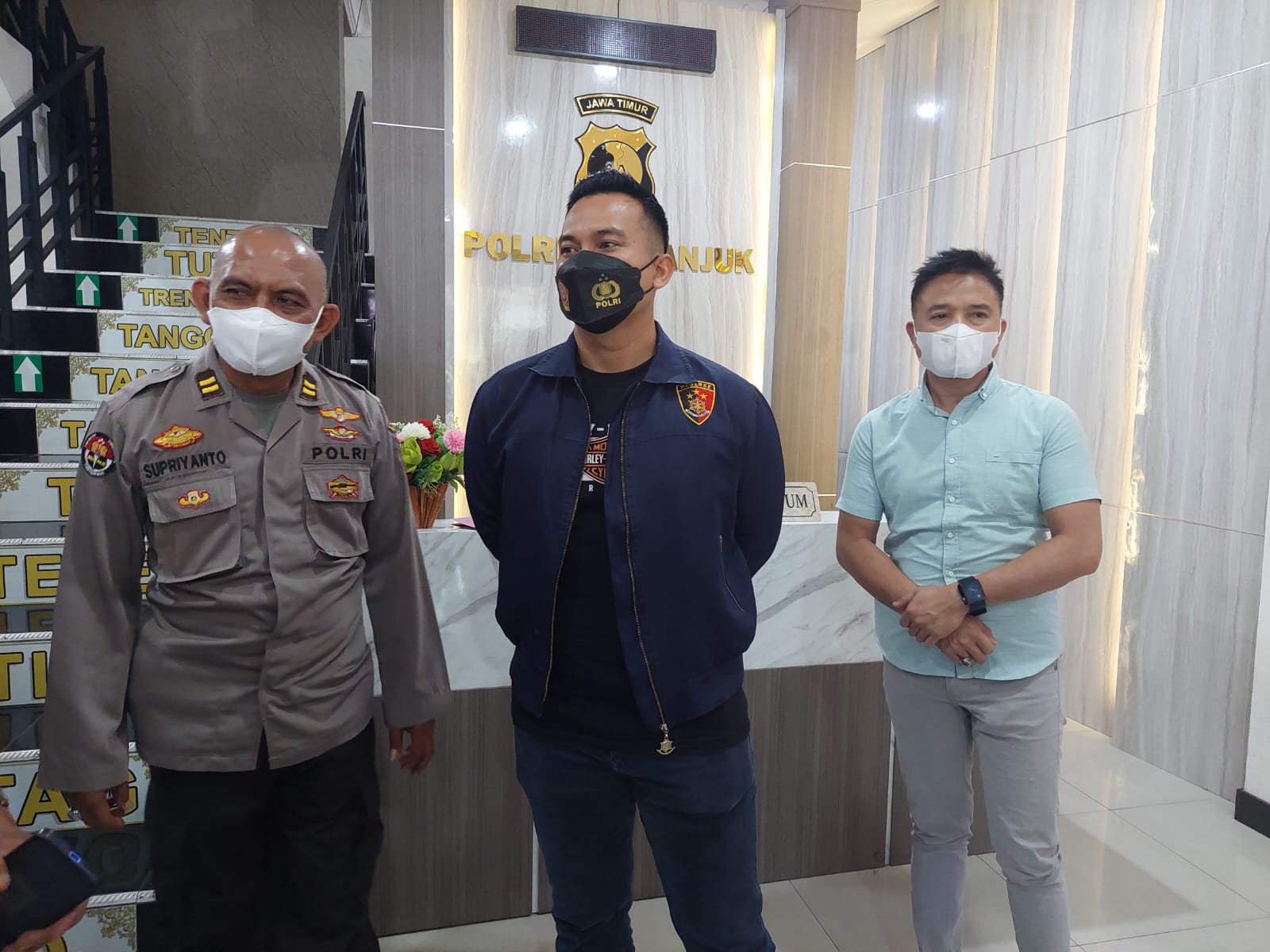 Pelaku pembacokan didampingi Polisi