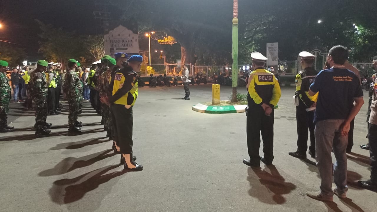 Polres Pamekasan menggelar apel pengamanan malam takbiran