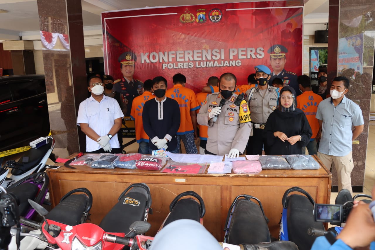 Kapolres Lumajang pamerkan pelaku pencuri motor
