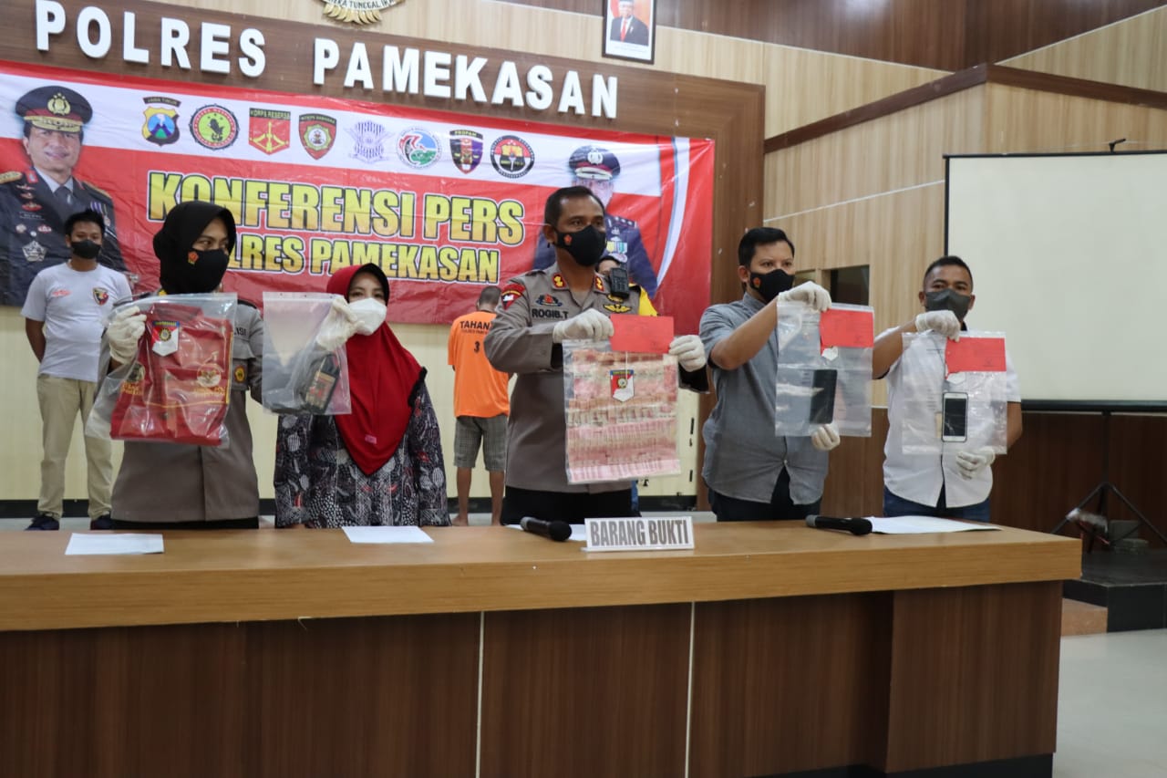 Polisi pamerkan oknum wartawan dan ASN yang ditangkap terkait pemerasan