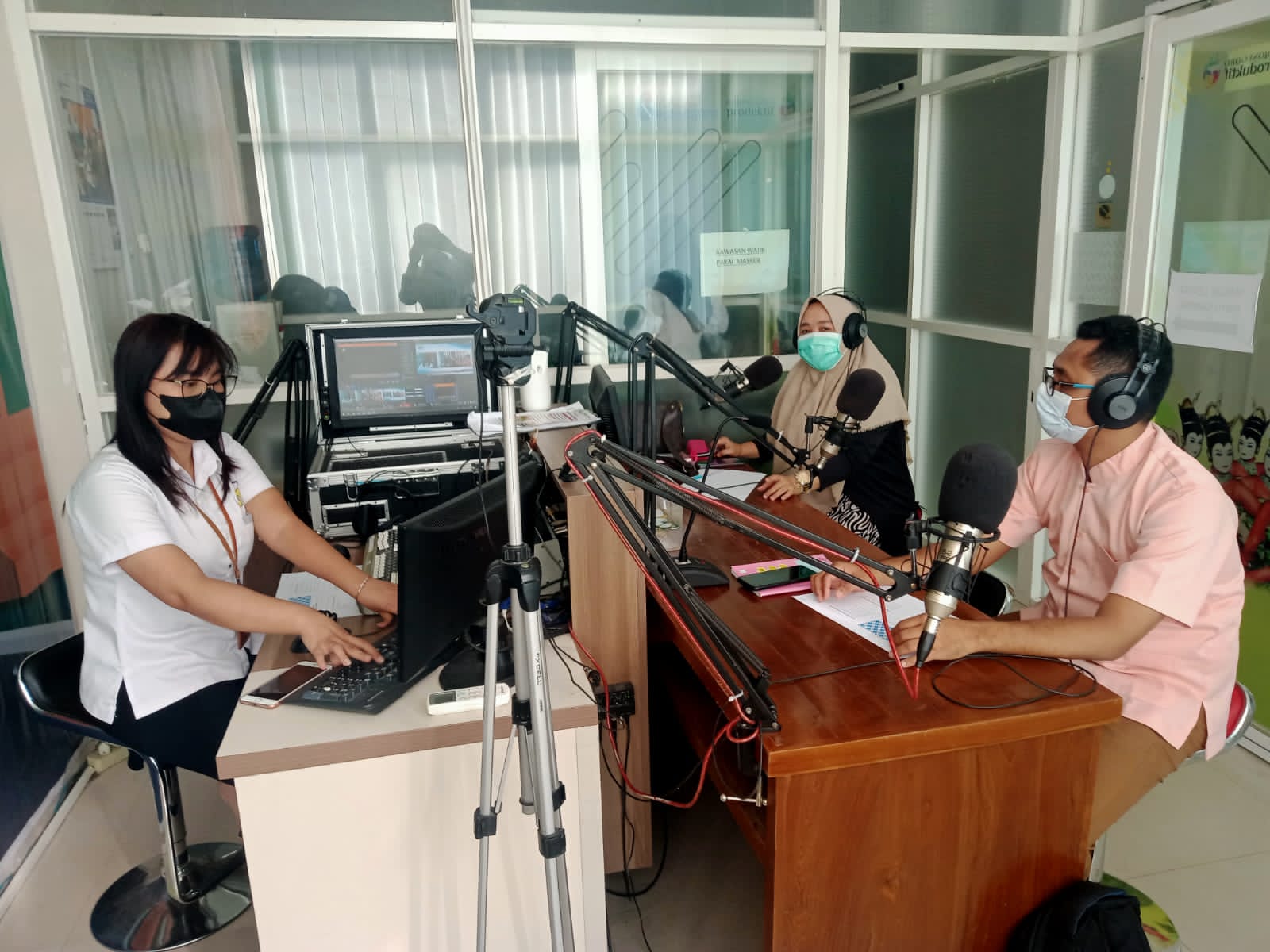 Dinas Komunikasi dan Informatika (Kominfo) bersama dokter spesialis anak dari RSUD Kepohbaru dan RS Aisyiyah Bojonegoro