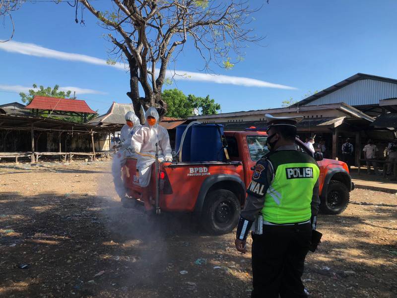 Penyemprotan Disinfektan Cegah PMK