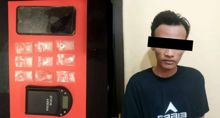 Pengedar sabu Surabaya di Polsek Pabean Cantikan