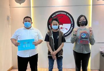 Tersangka sabu tengah, yang ditangkap Polisi Surabaya