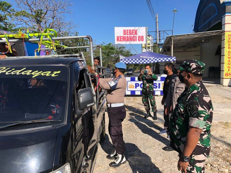 Penyekatan mobil pengangkut hewan ternak