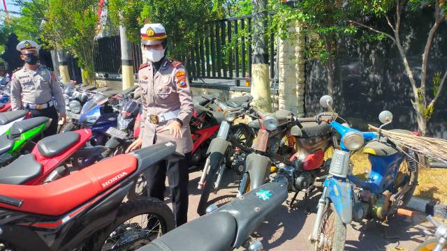 kendaraan roda dua yang dikandangkan di Polres Nganjuk