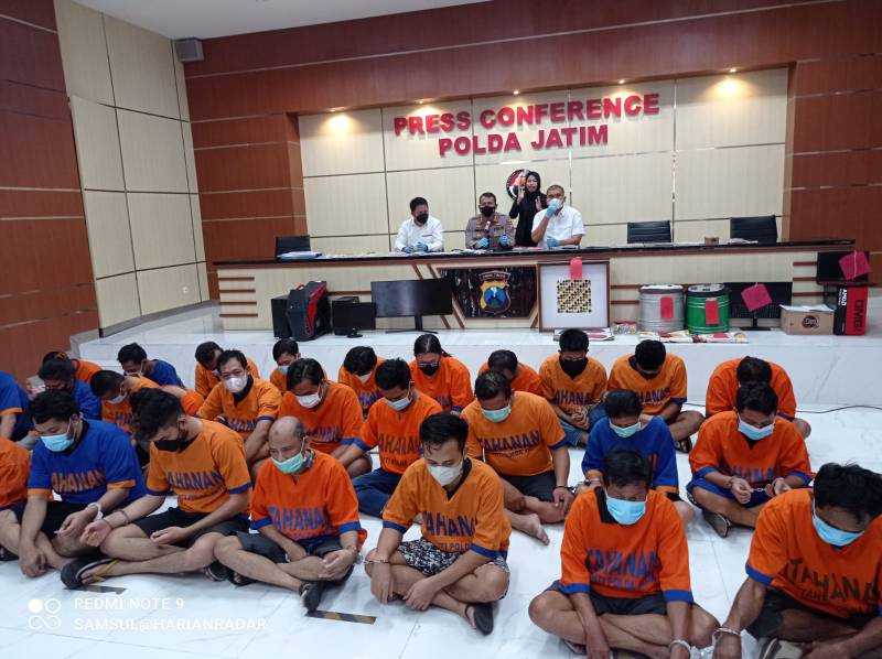 Ratusan penjudi di Mapolda Jawa Timur