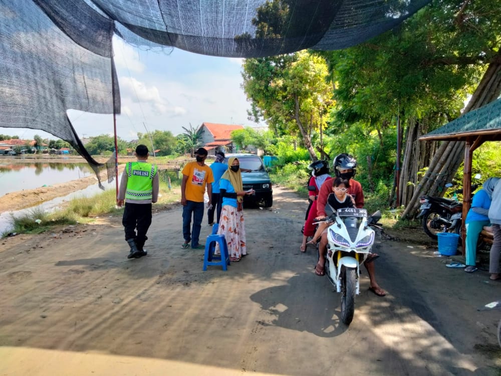 Foto :Peninjauan ke sejumlah pesisir pantai di wilayah Polsek Pademawu, Kabupaten Pamekasan