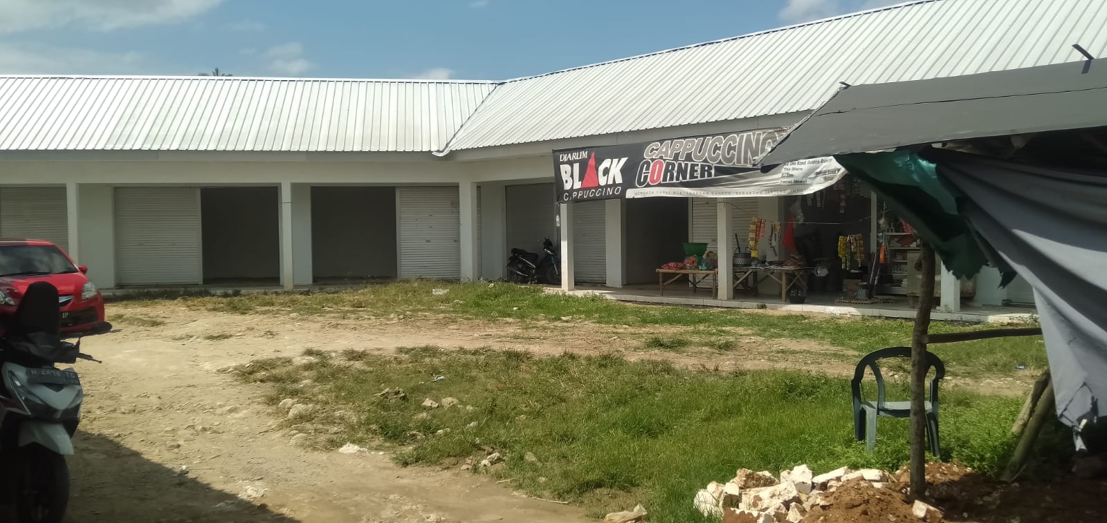 Foto : Pasar tradisional tradisional di wilayah Kecamatan Manding, Kabupaten Sumenep